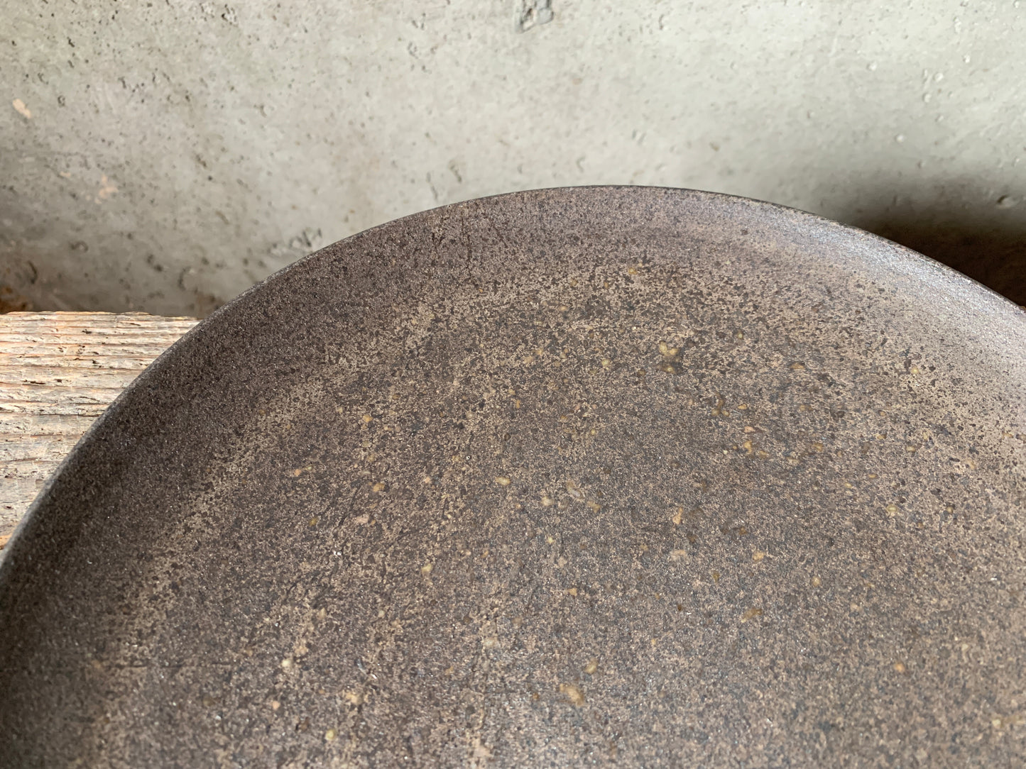 9-inch Stoneware Flat Plate